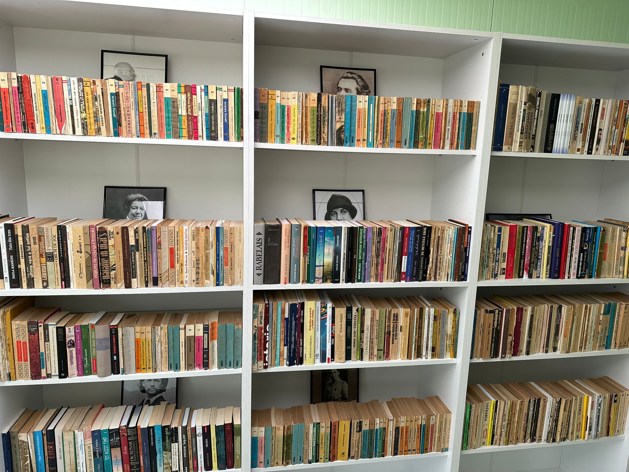 „Cu lectura dai lovitura”, un nou concept educațional. S-a inaugurat un hub cultural în Suceava