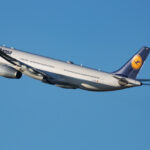 Lufthansa Airbus A330-300 D-AIKF (avion de pasageri) pe Aeroportul München, Sursa foto: dreamstime.com