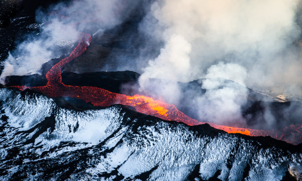 Erupție vulcanică în Islanda. A avut loc o „activitate seismică intensă” înainte de eveniment