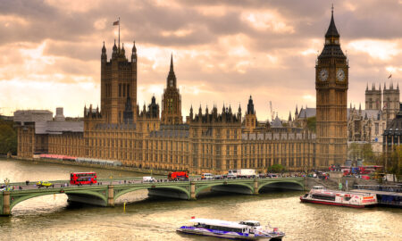 Palatul parlamentului britanic și big ben
