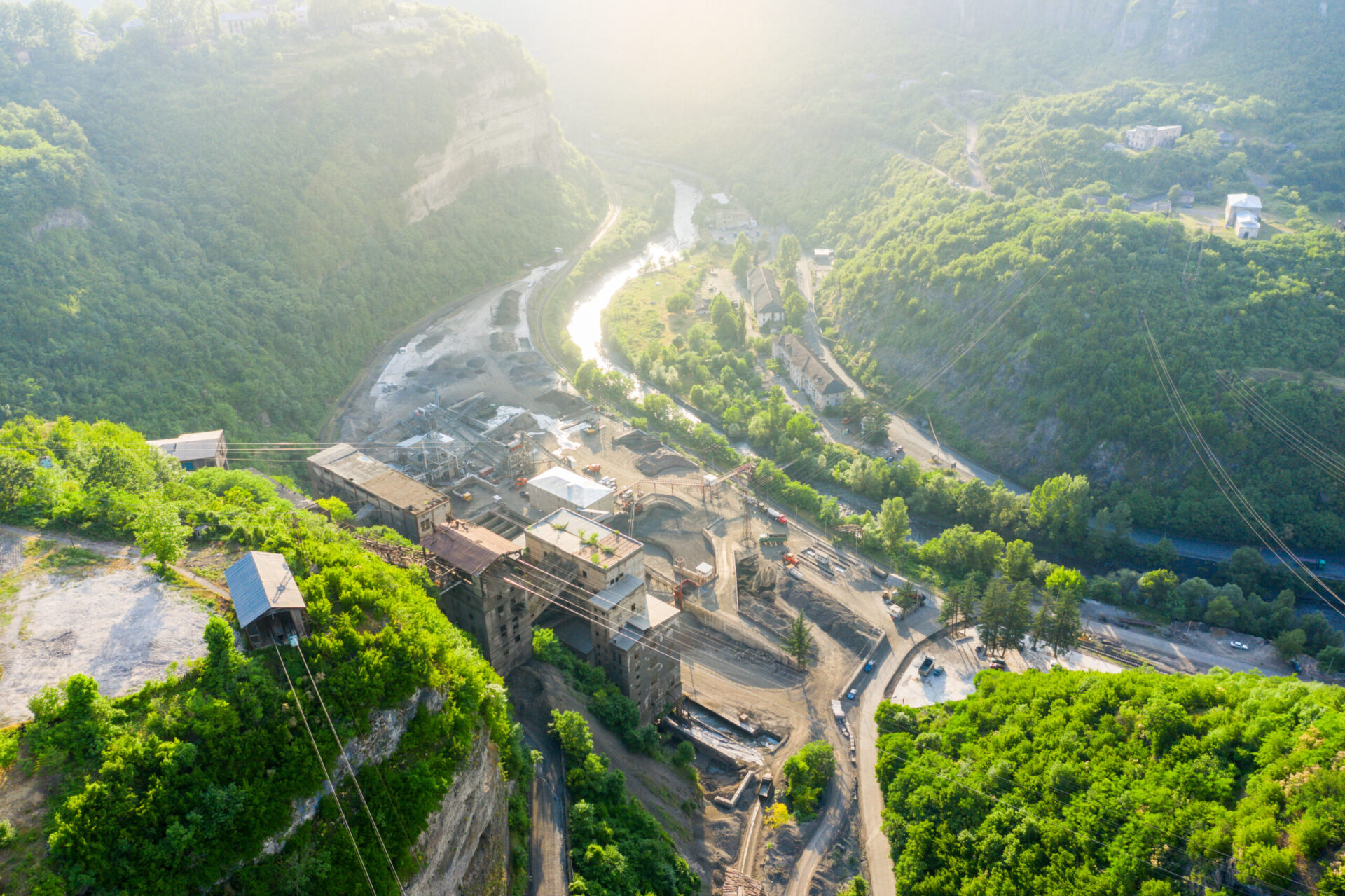 Georgia are peste 300 de zăcăminte minerale explorate, dintre care doar aproximativ jumătate au fost puse în producție. Sursa foto dreamstime