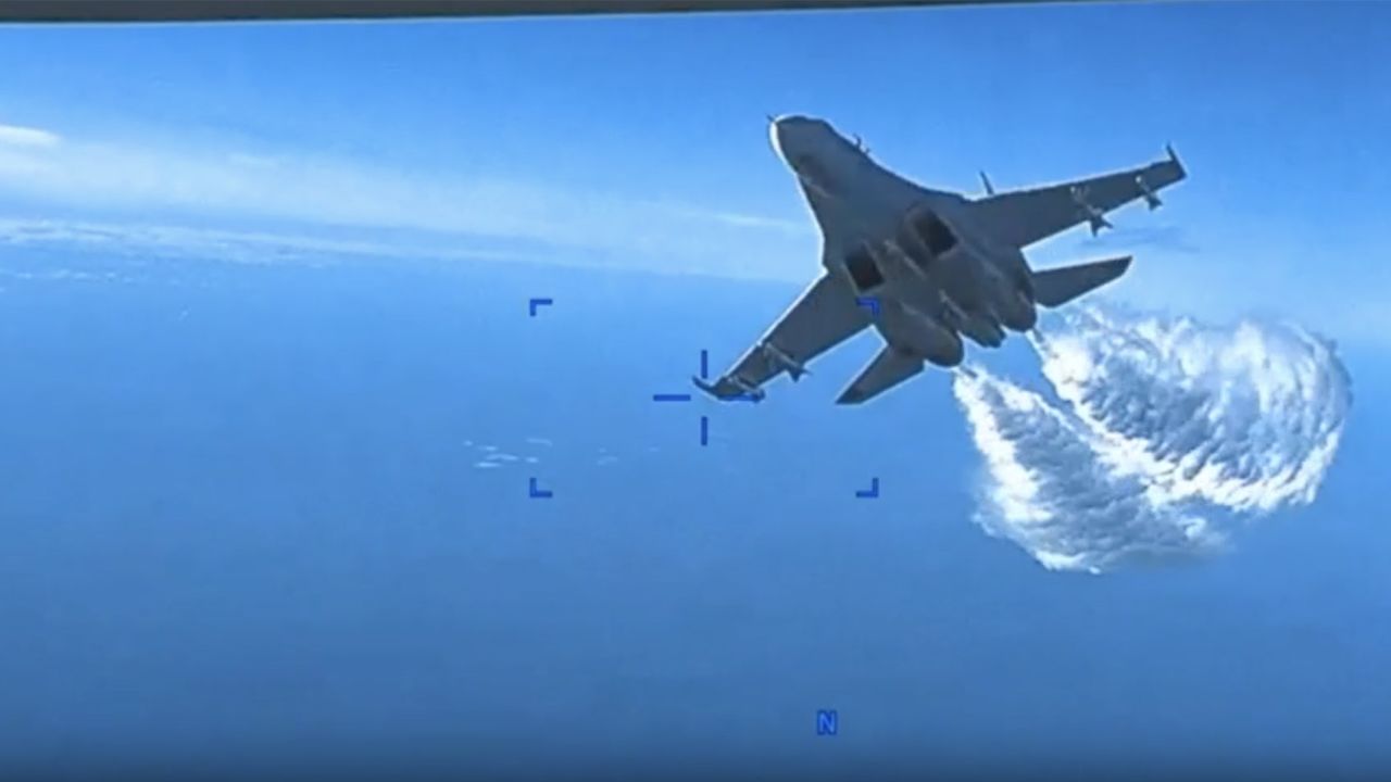 Video: drona americana si avionul rusesc care s-au ciocnit deasupra apelor din marea Neagră