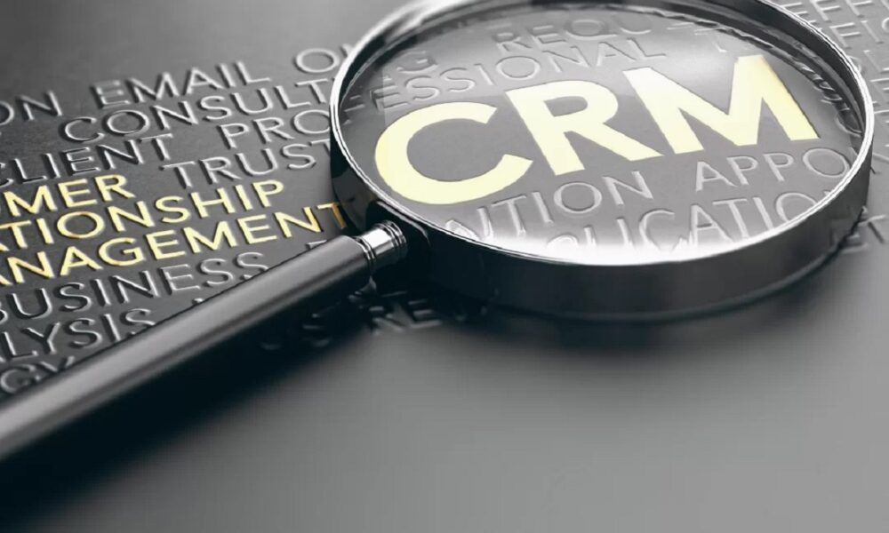 Ce este un sistem de management al relației cu clienții și cum te ajută să-ți fidelizezi clienții, în timp ce îți eficientizezi activitatea
