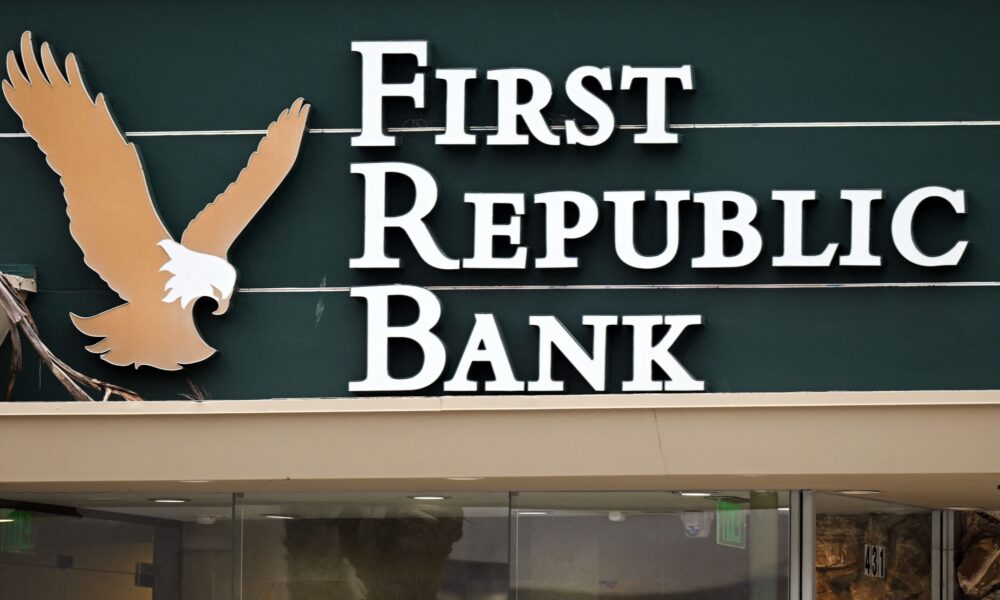 Tranzacție importantă pe piața bancară din Statele Unite. First Republic Bank a fost preluată de JP Morgan