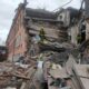sursă foto: realitatea.net; două școli distruse de bombardamentele rusești