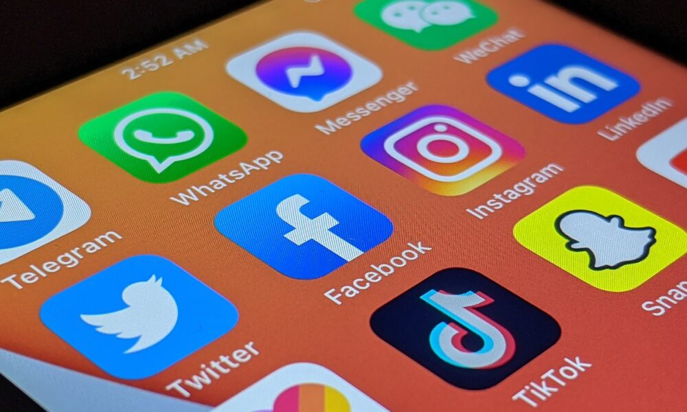 Încă o țară interzice TikTok pentru funcționarii publici. Și Netflix intră pe lista aplicațiilor blocate