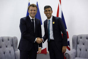 Rishi Sunak și Emmanuel Macron