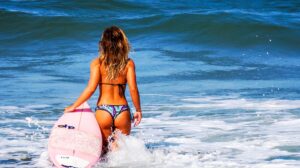 Femei topless berlin Sursa foto: Pixabay
