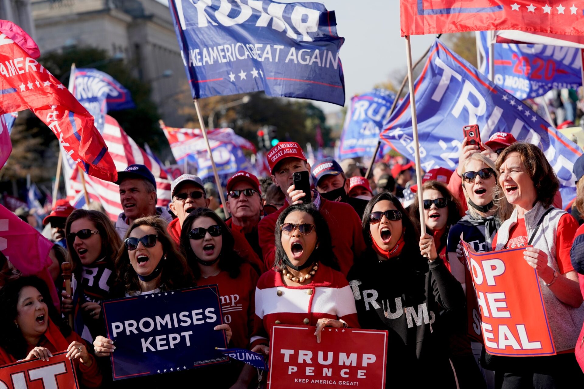 Sursa Bloomberg.com, proteste pentru Trump