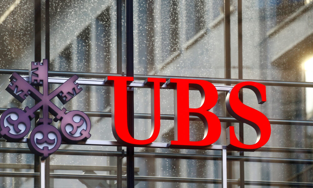 UBS se oferă să cumpere Credit Suisse! Suma pusă la bătaie este de până la 1 miliard de dolar