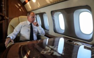 Avionul lui Putin Sursa foto Newsweek