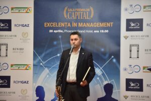 Cosmin Bradea, director general cargo-partner, pe scena Galei Capital „Excelență în Management”, Sursa foto Christian Blancko
