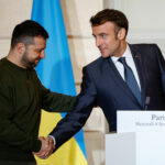 Emmanuel Macron, președintele Franței, și Volodimir Zelenski, președintele Ucrainei, la Paris, 2023, Sursa foto CNN