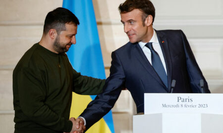 Emmanuel Macron, președintele Franței, și Volodimir Zelenski, președintele Ucrainei, la Paris, 2023, Sursa foto CNN