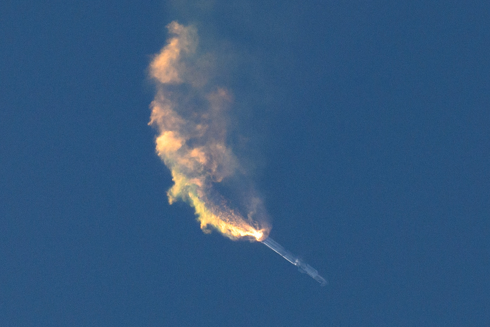 Explozia-noii-rachete-Starship_-Sursa-foto-CNN.