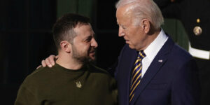 Joe Biden, președintele SUA, și Volodimir Zelenski, președintele Ucrainei, Sursa foto Le Monde