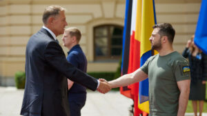 Klaus Iohannis , președintele României, și Volodimir Zelenski, președintele Ucrainei Sursa foto Digi24