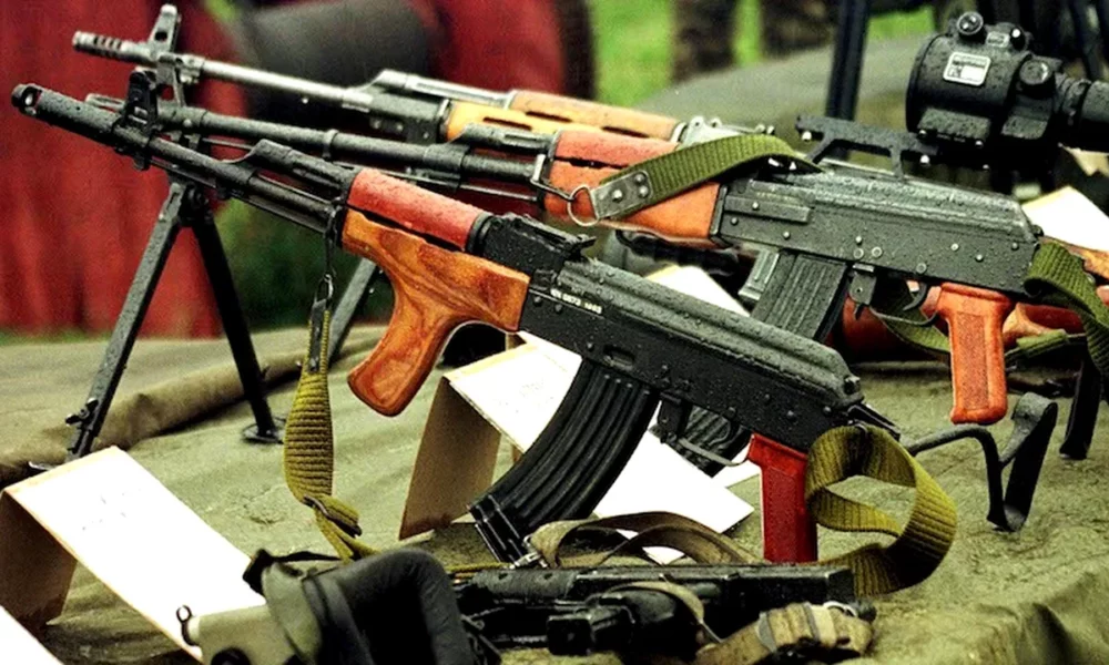 300 de intelectuali spanioli cer să se înceteze comerţul cu arme al Spaniei cu Israelul