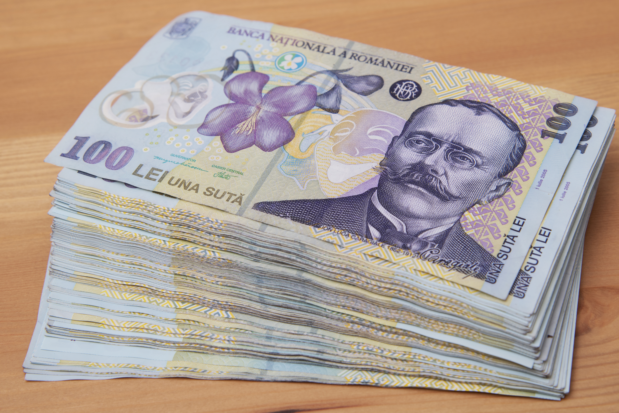 Teanc de bancnote de 100 de lei românești