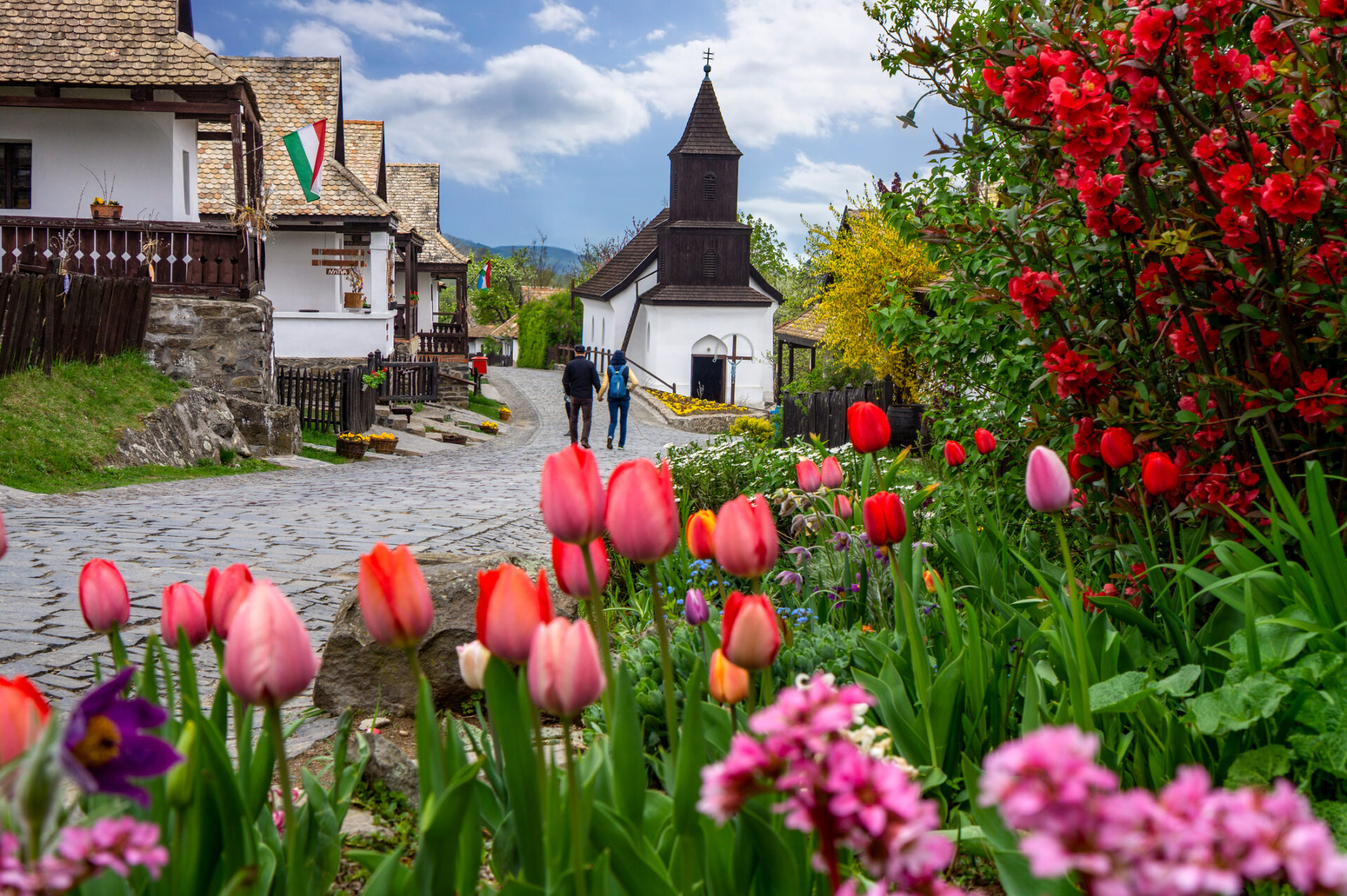 Micul sat Holloko din Ungaria, celebru pentru sărbătorile de Paște și pentru casele sale vechi tradiționale ungurești Patrimoniul mondial UNESCO (sursă foto: dreamstime)