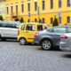 Mașini ce sunt parcate în centrul vechi al orașului Budapesta, Ungaria (Sursă foto: dreamstime)