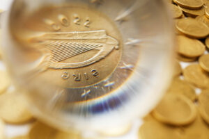 Monedă cu harpă irlandeză, Sursa foto dreamstime.com