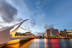 Podul Samuel Beckett Dublin Irlanda, Sursa foto dreamstime.com