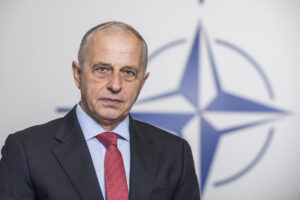 Mircea Geoană, secretar general adjunct NATO (sursă foto: caleaeuropeană.ro)