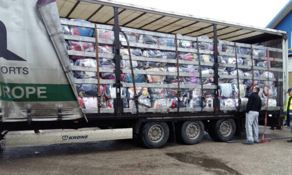 O nouă descoperire a polițiștilor de frontieră. Un transport aducea în România haine contrafăcute de 3,5 milioane de lei