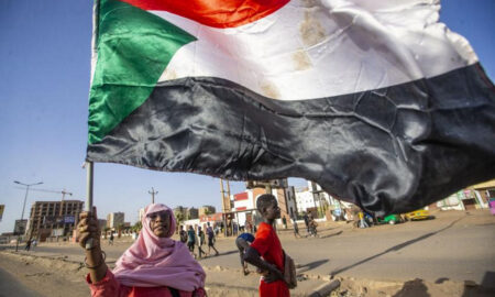 Tensiunile se complică în Sudan, puterile internaționale cer încetarea ostilităților