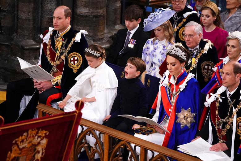 Prințul Louis cascând în timpul ceremoniei regale. Sursă foto Reuters