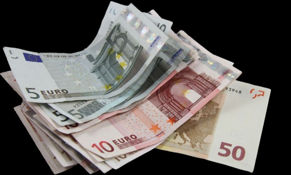 Țara care te plătește după ce ești major. Guvernul oferă 20.000 de euro pentru studii sau afaceri