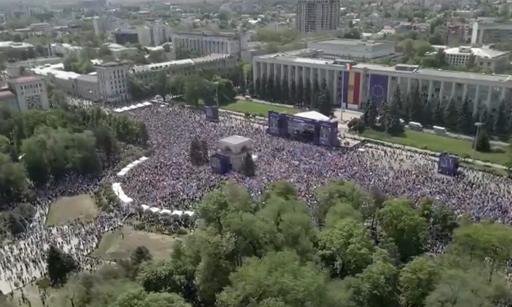 Miting de amploare la Chișinău cu zeci de mii de participanți. Maia Sandu: „Europa este mai mult decât o lozincă politică”