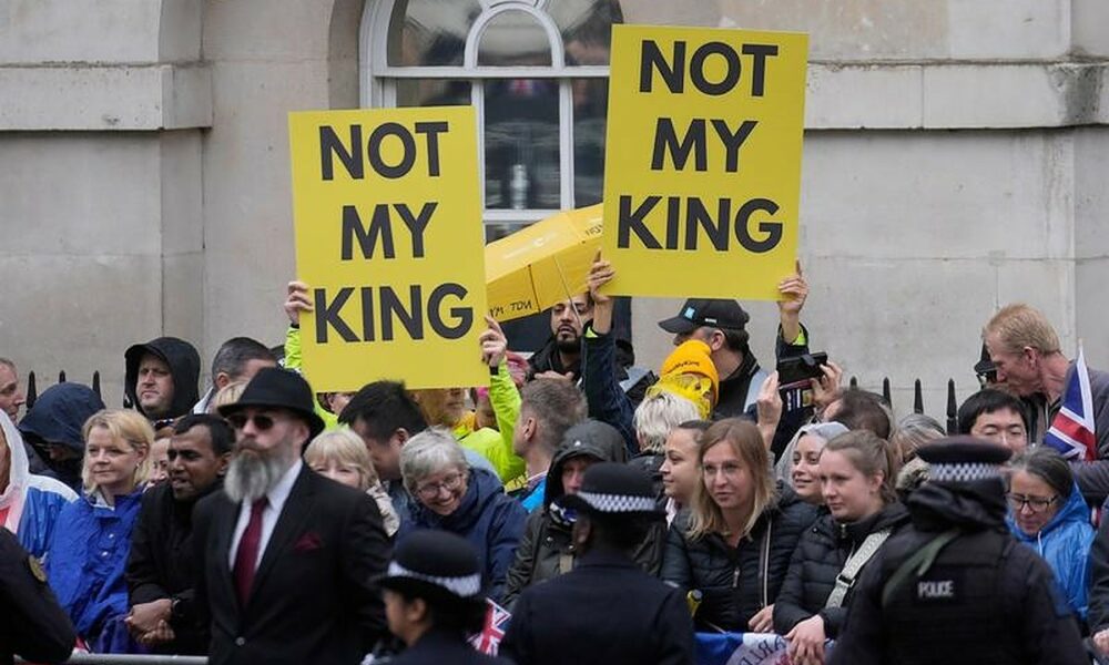 Antimonarhiștii acuză poliția londoneză: „Dreptul de a protesta nu mai există în Marea Britanie”
