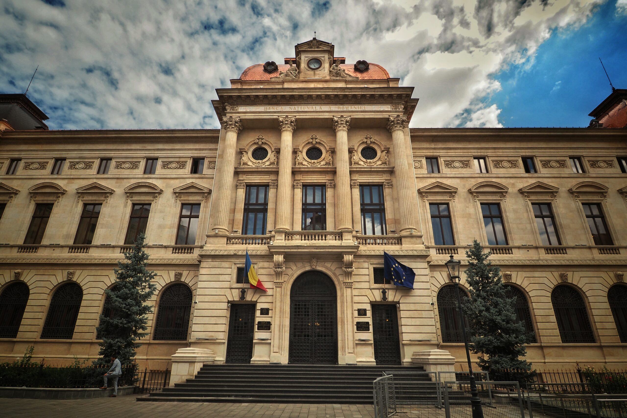 sediul Băncii Naționale a României astăzi (sursă foto: cancan.ro)