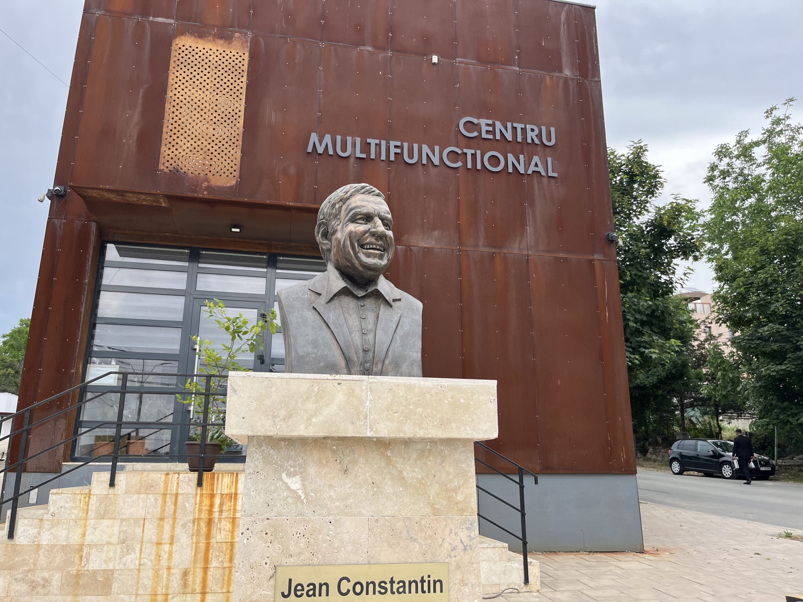 Centrul Multifuncțional și Teatrul de Vară „Jean Constantin”, realizat în memoria celebrului actor care s-a năsut și a copilărit la Techirghiol (sursă foto: Infofinanciar / Adrian Lambru)