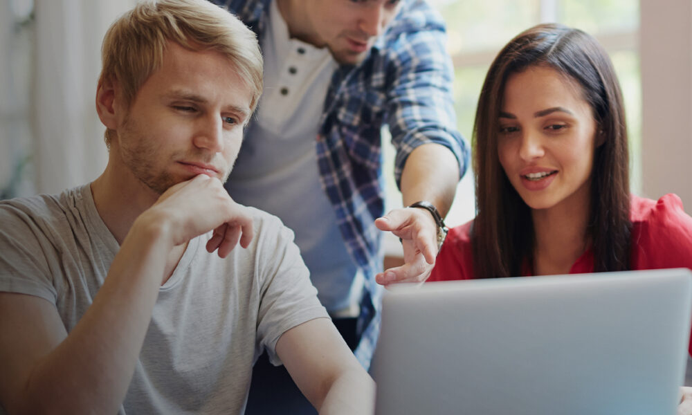 Studiu: 91% dintre studenți vor creșterea serviciilor digitale în Universități! Cum sprijină progresul academic conceptul românesc W.I.S.E