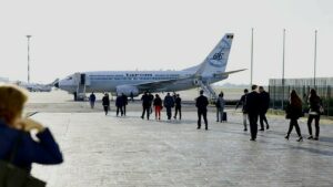 avion tarom la aeroportul brasov