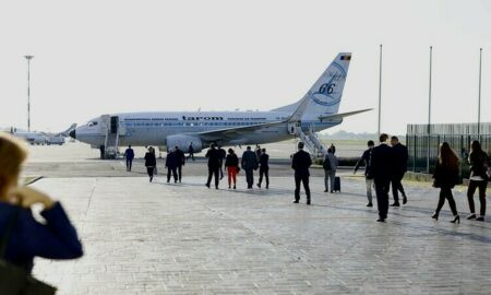 avion tarom la aeroportul brasov