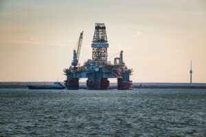 platformă petrolieră în Marea Neagrp; sursă foto: Dreamstime.com