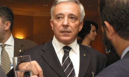 Mugur Isărescu