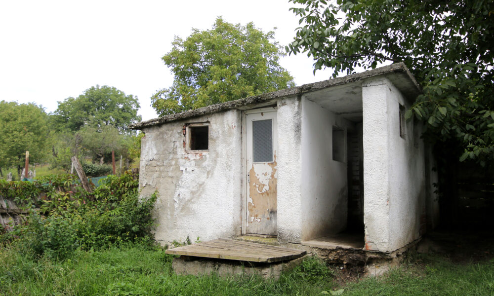Cifrele programului România Educată! Una din 4 școli nu asigură elevilor nevoile de bază