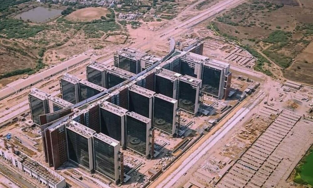 India a detronat SUA! Cea mai mare clădire de birouri din lume își face apariția