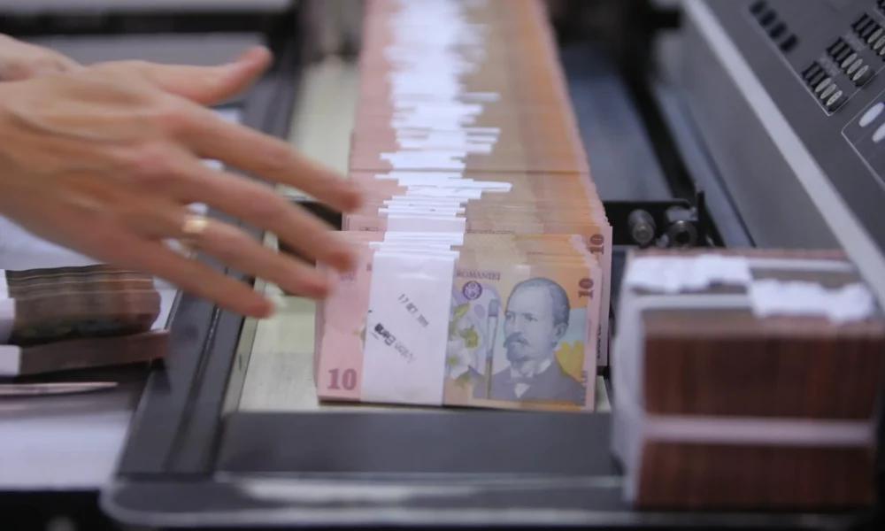 Numărul falsurilor de bancnote românești a crescut cu 31% în 2023