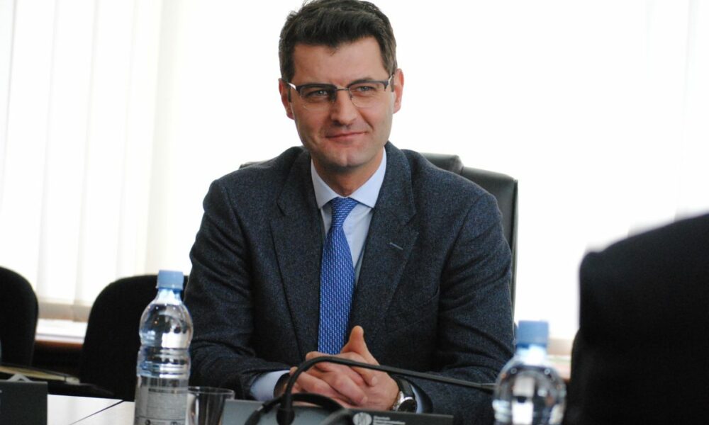 Tribunalul Pristina îl condamnă la închisoare pe fostul șef al spionajului din Kosovo