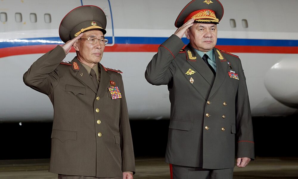 Serghei Șoigu a ajuns acasă la Kim Jong-un! Rusul, primit în Coreea de Nord cu onoruri militare