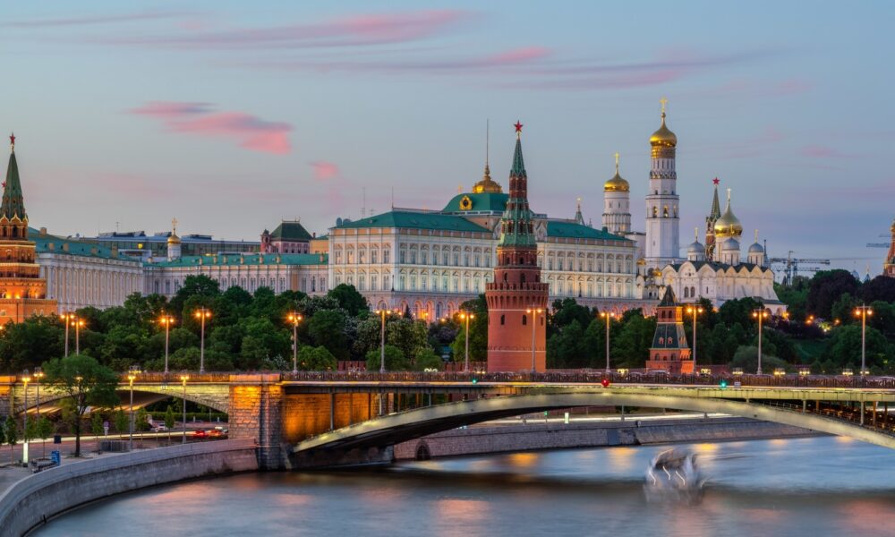 Cum își văd tinerii din Rusia viața și viitorul