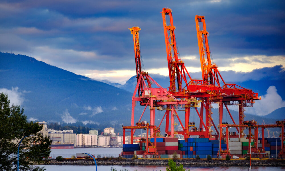 Angajații portuari canadieni din Pacific anunță greve
