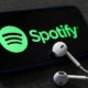 Spotify nu este mulțumit de Apple. Îi întârzie actualizările