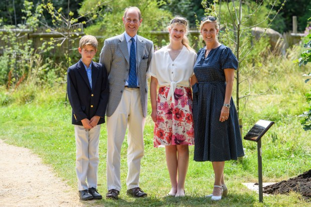 Prințul Edward, Sophie și cei doi copii, sursă foto The Sun 